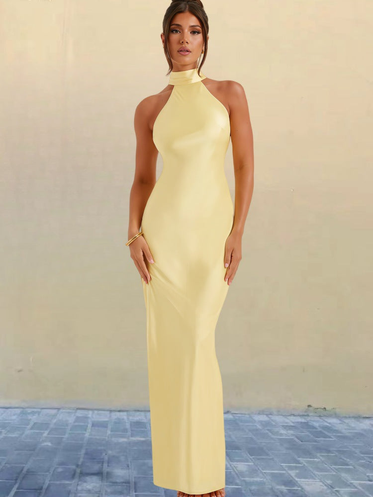 ZEYNEP | Elegante vestido maxi de satén con escote halter