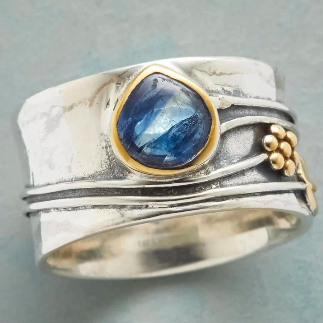 Anillo vintage de zafiro azul en plata