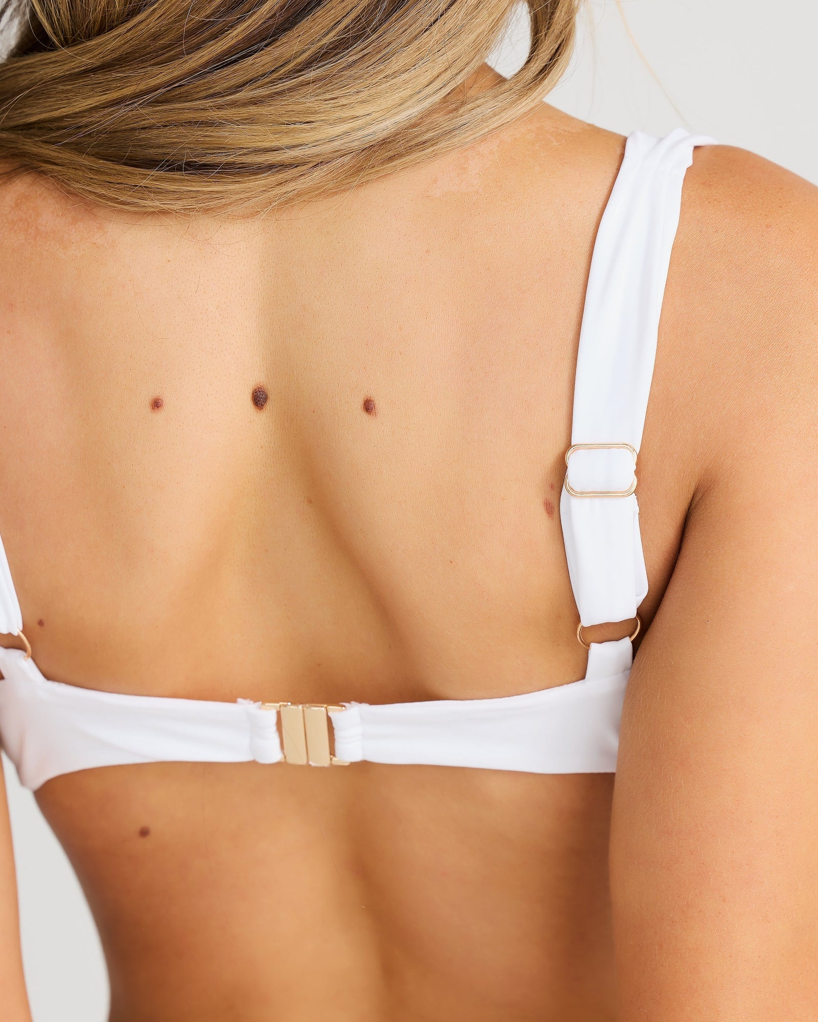 TOP DE BIKINI SIENNA EN COLOR BLANCO