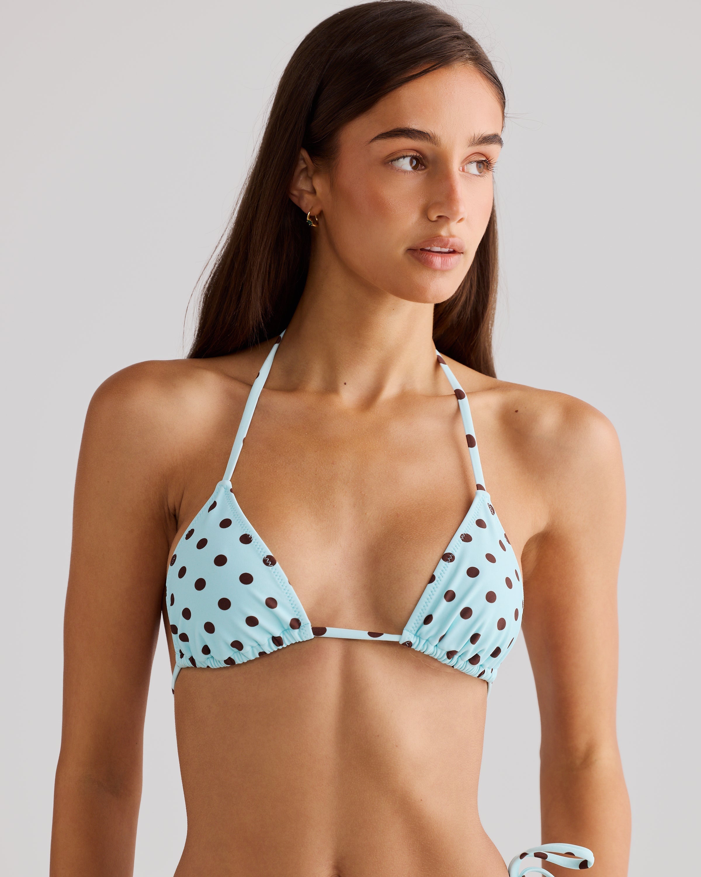 Top de bikini ELARA en color azul con lunares