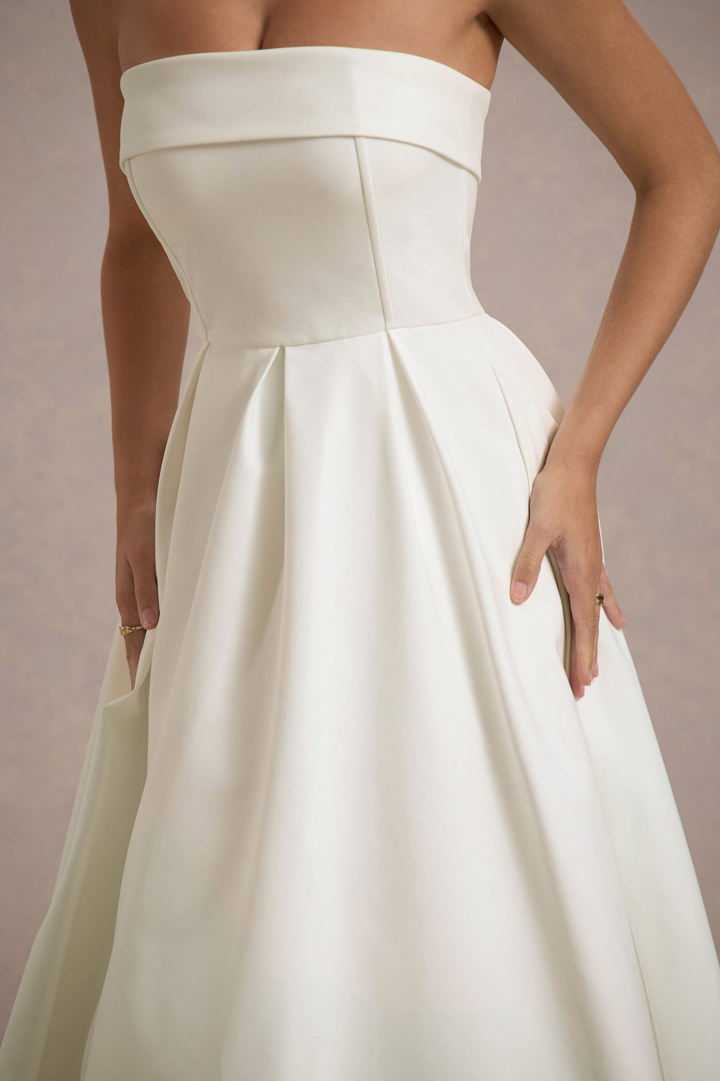 ANNE | Vestido Midi Elegante con Escote recto