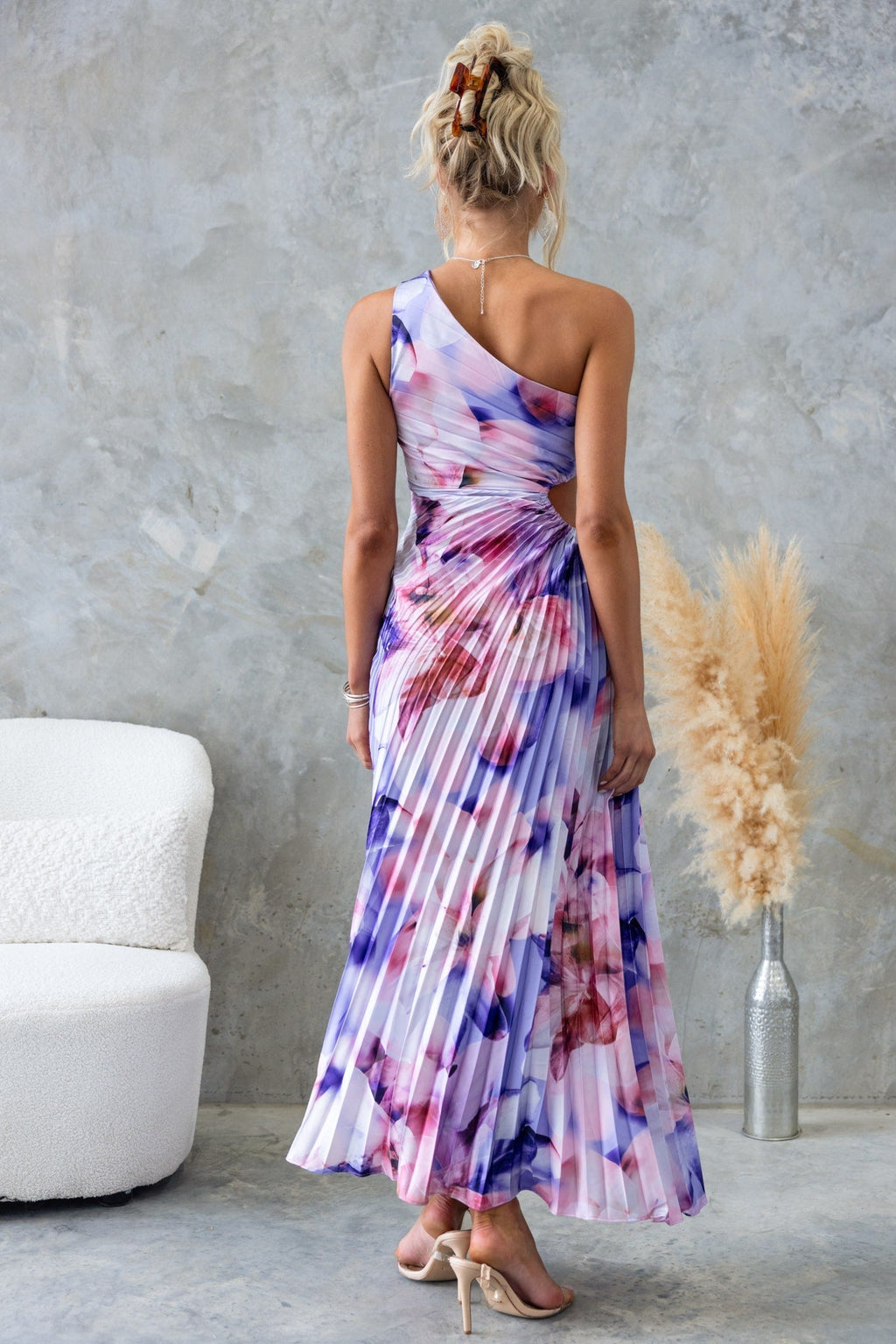 ELLA | Vestido Midi Plisado con escote asimétrico