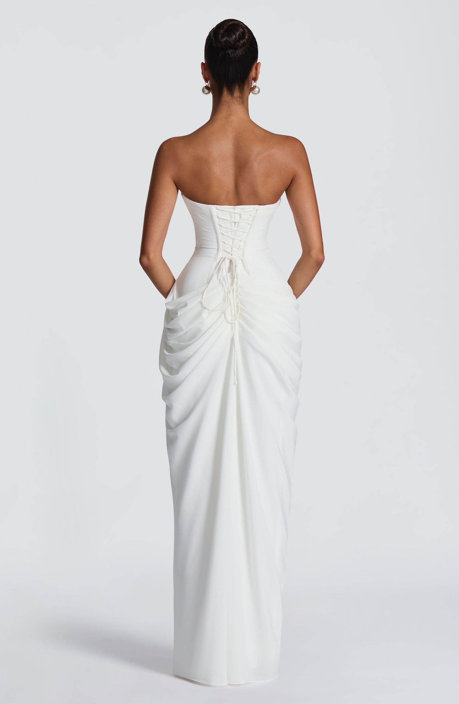 HANNAH | Elegante vestido maxi con drapeado y alta abertura