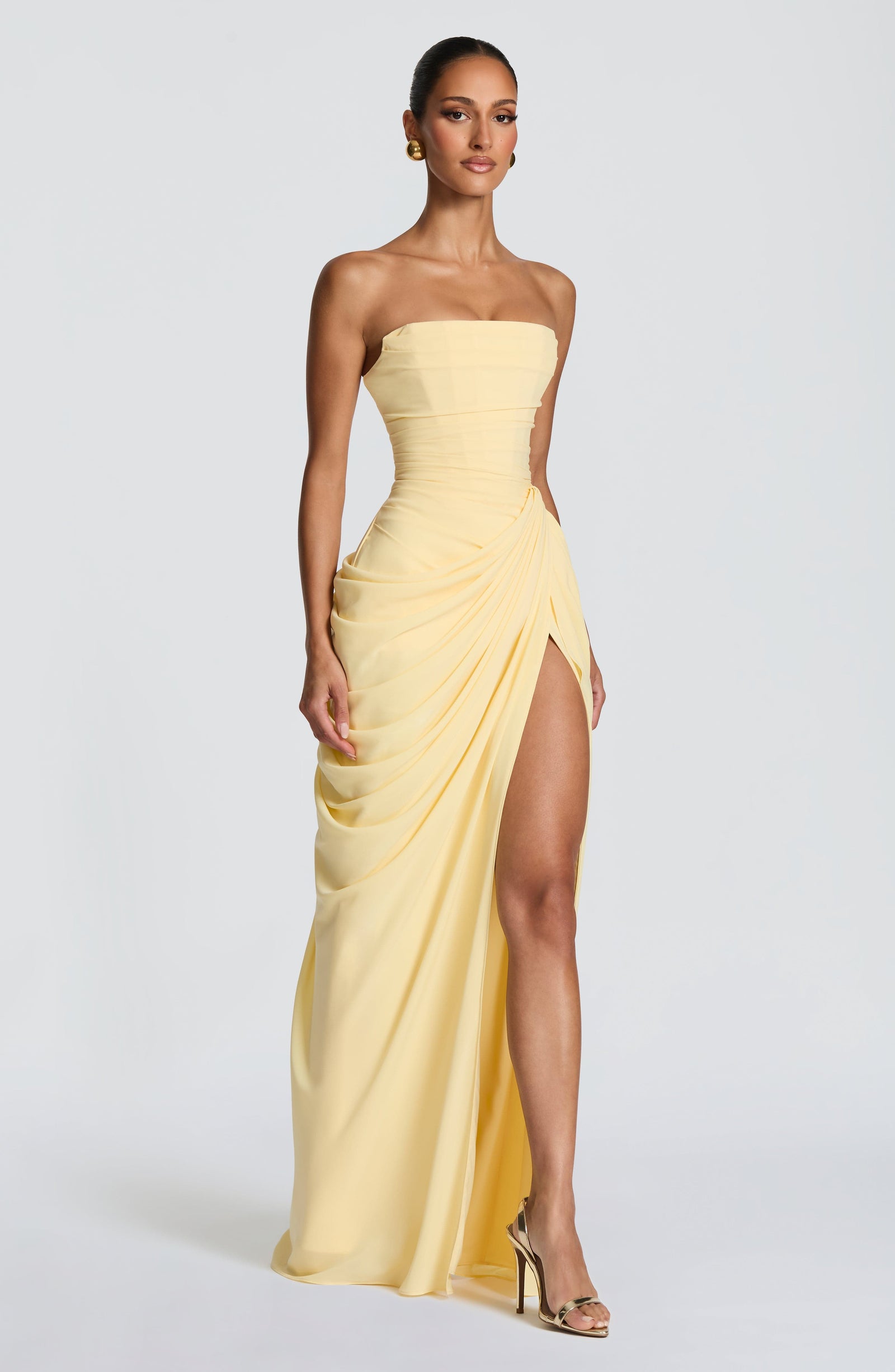 HANNAH | Elegante vestido maxi con drapeado y alta abertura