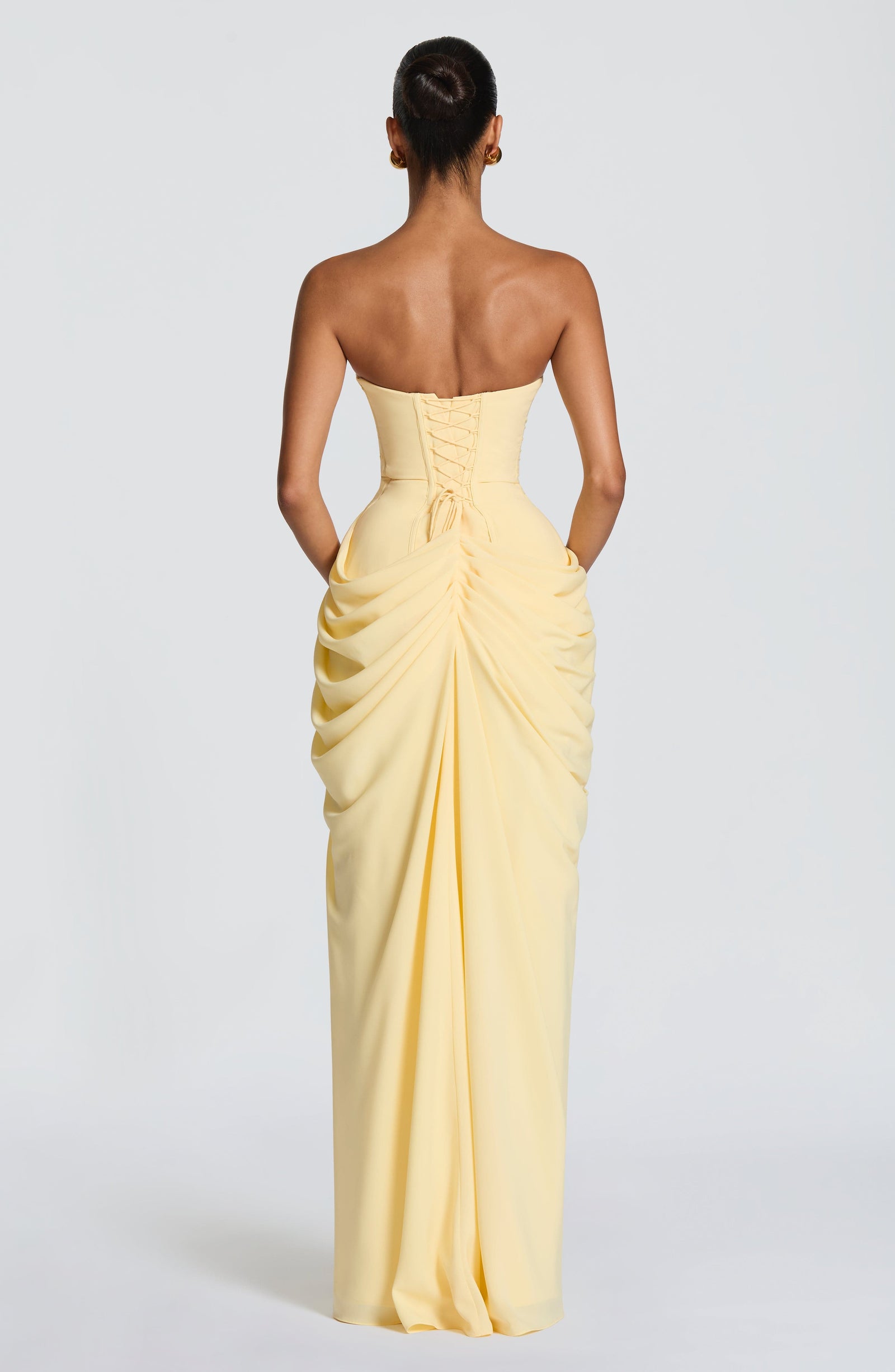 HANNAH | Elegante vestido maxi con drapeado y alta abertura