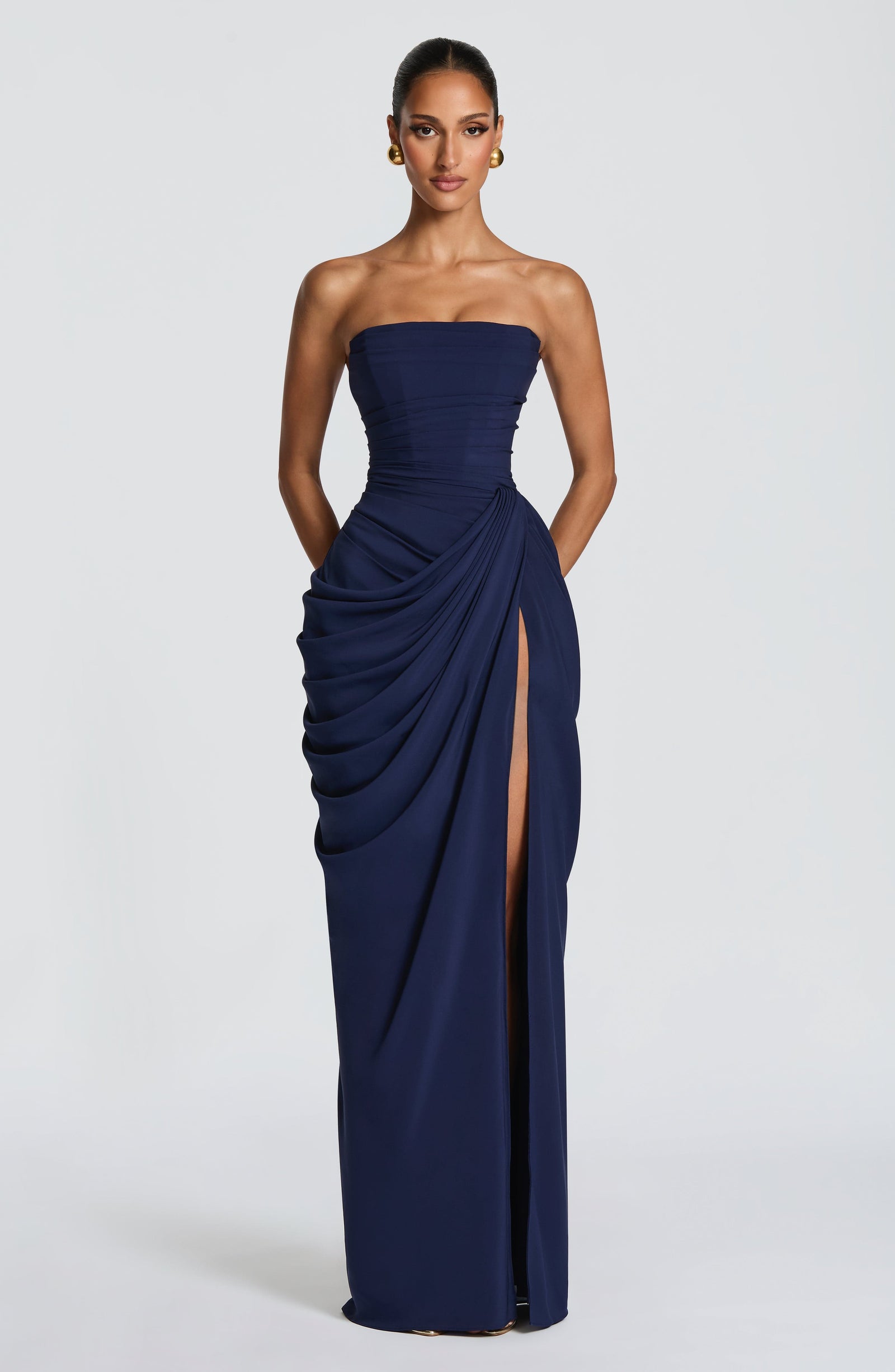HANNAH | Elegante vestido maxi con drapeado y alta abertura