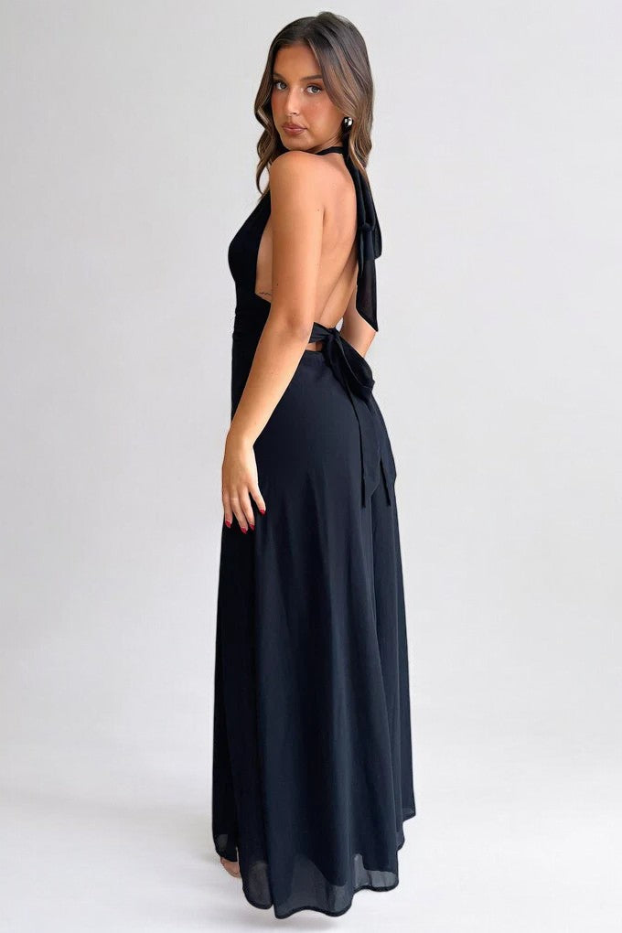 LILLI | Vestido Maxifalda con Cuello Halter y Alta Abertura