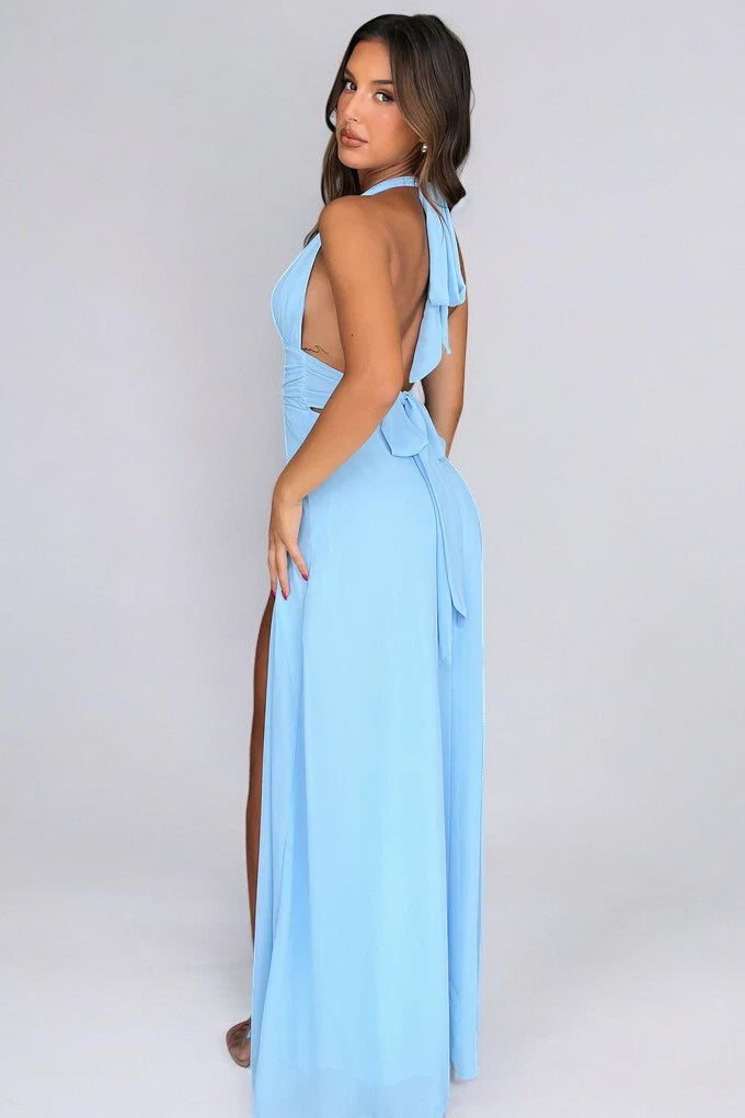LILLI | Vestido Maxifalda con Cuello Halter y Alta Abertura