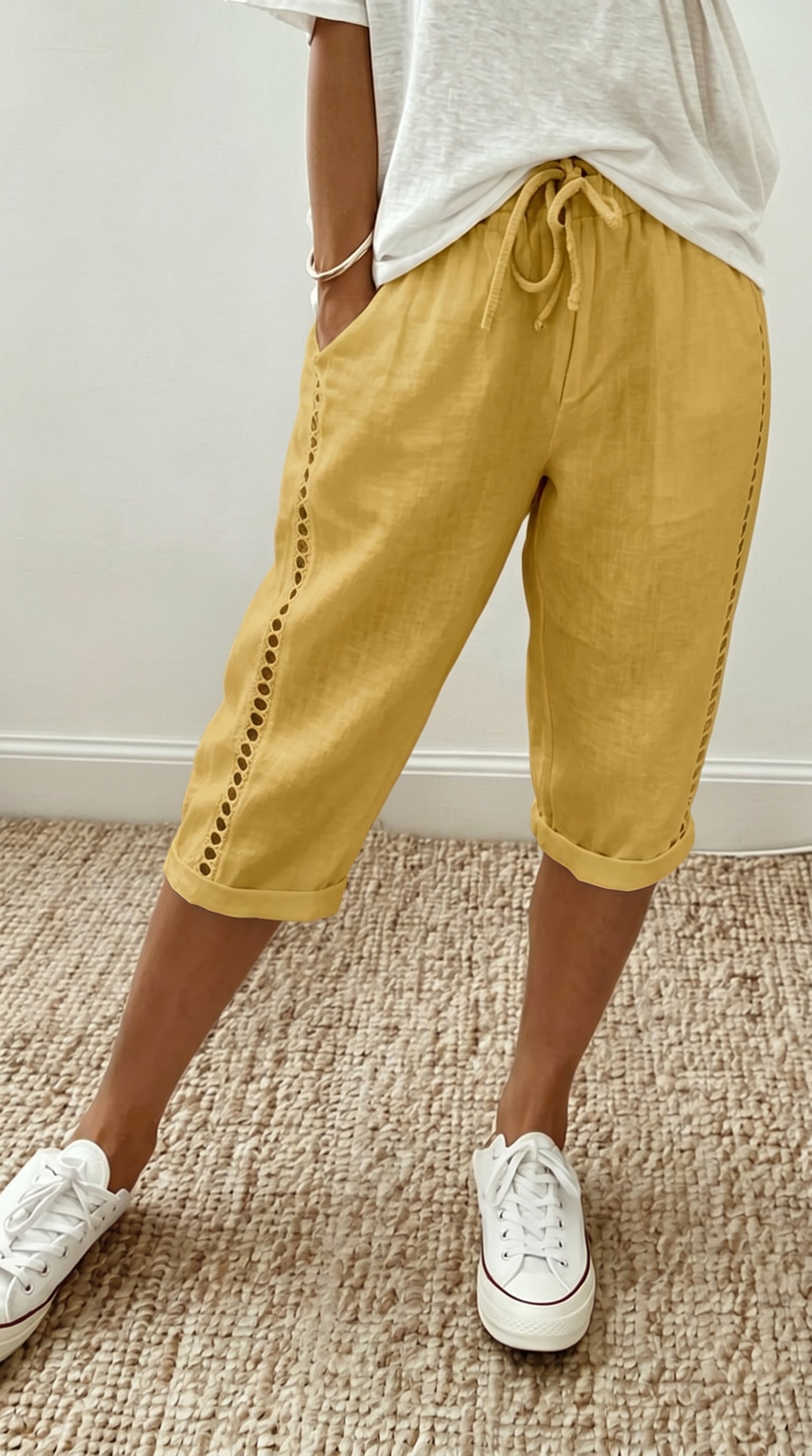 Aurea™ | Pantalón capri con detalles de encaje